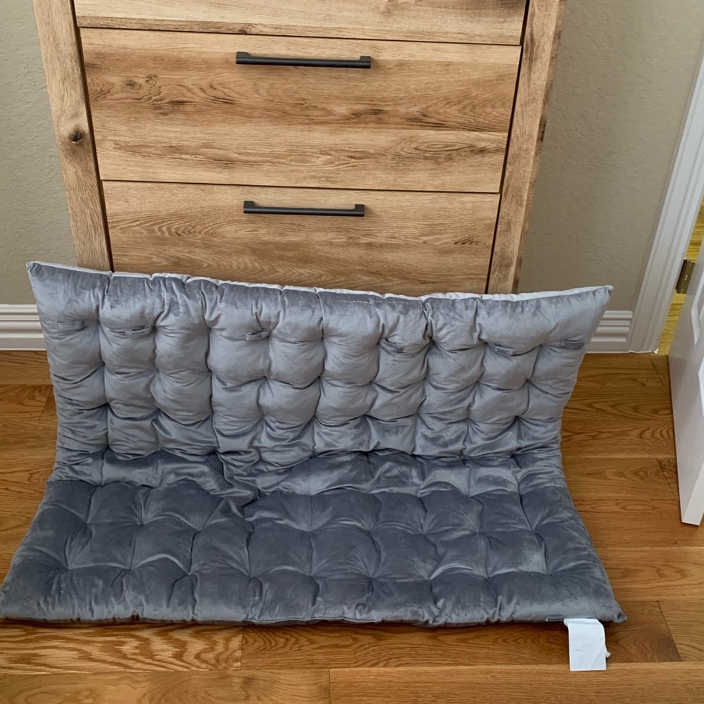 Dormify brand Luxurious Silver Tufted headboard twin bed perfect for college